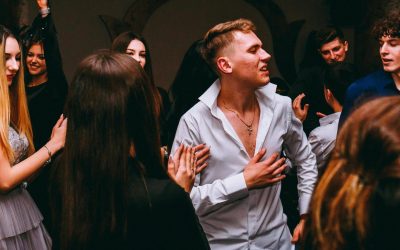 Comment organiser une soirée karaoké réussie en entreprise ?